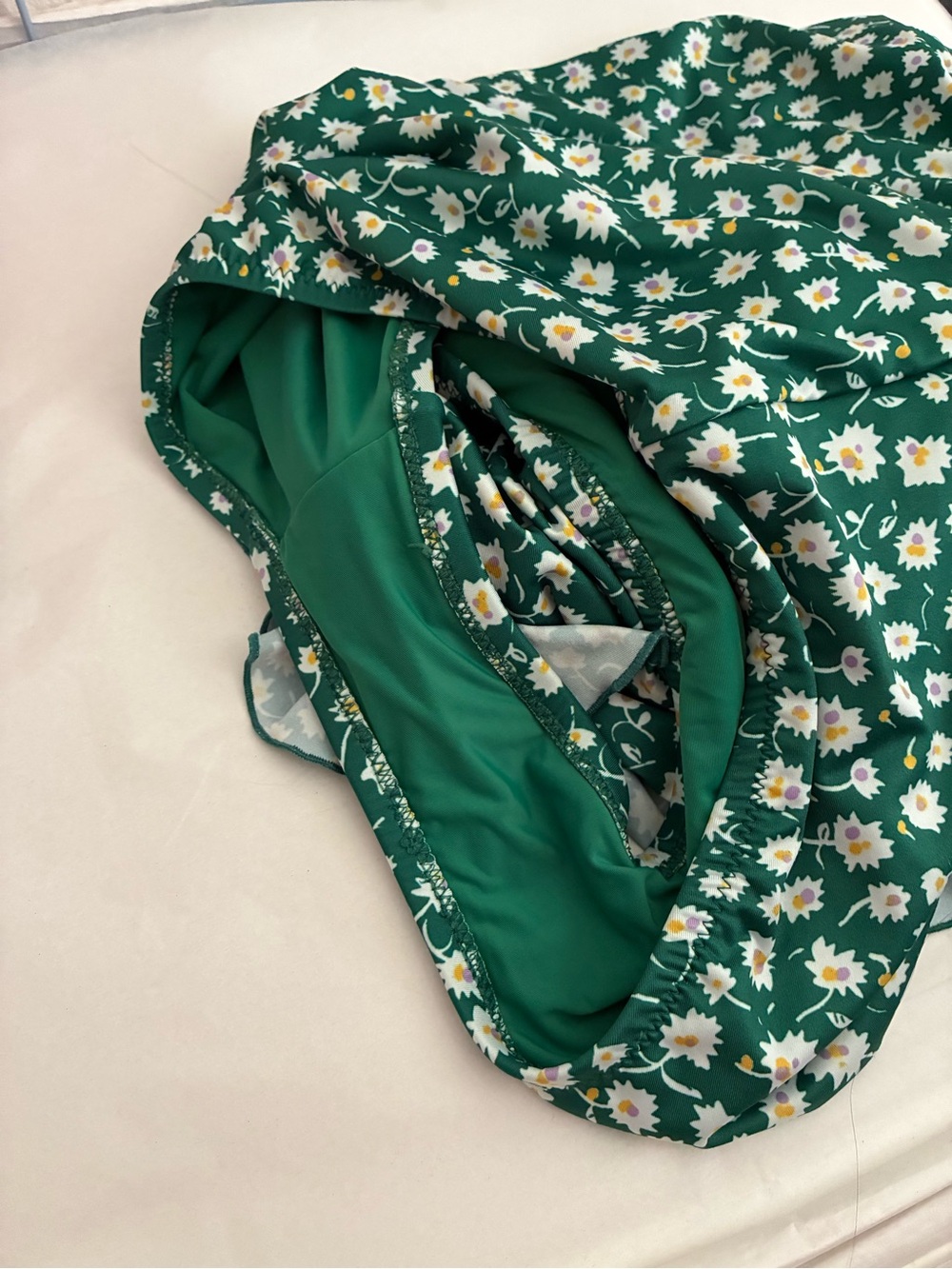 ModCloth daisy bathing suit - Picture 5 of 9